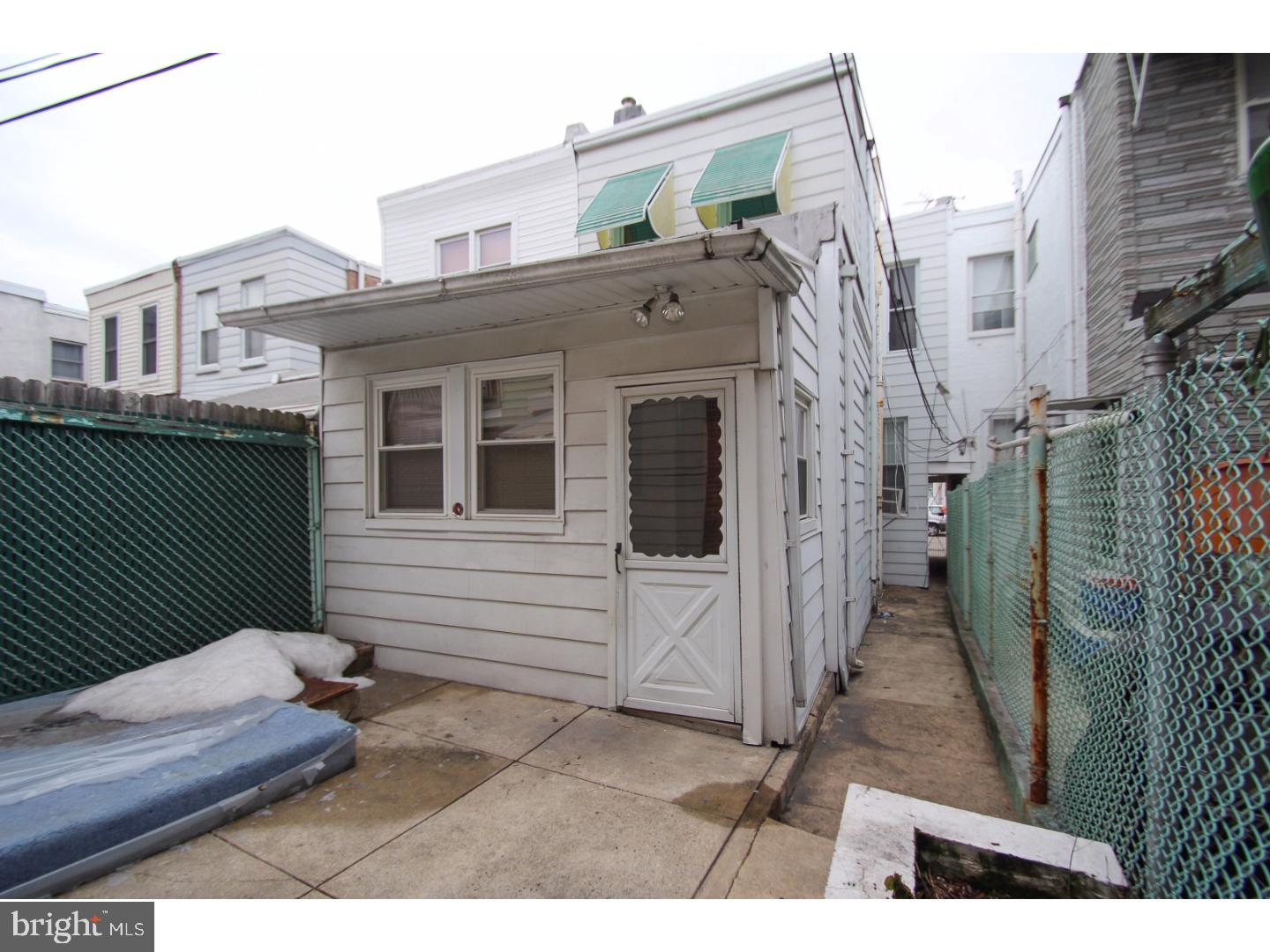 PORT RICHMOND - Residential Lease