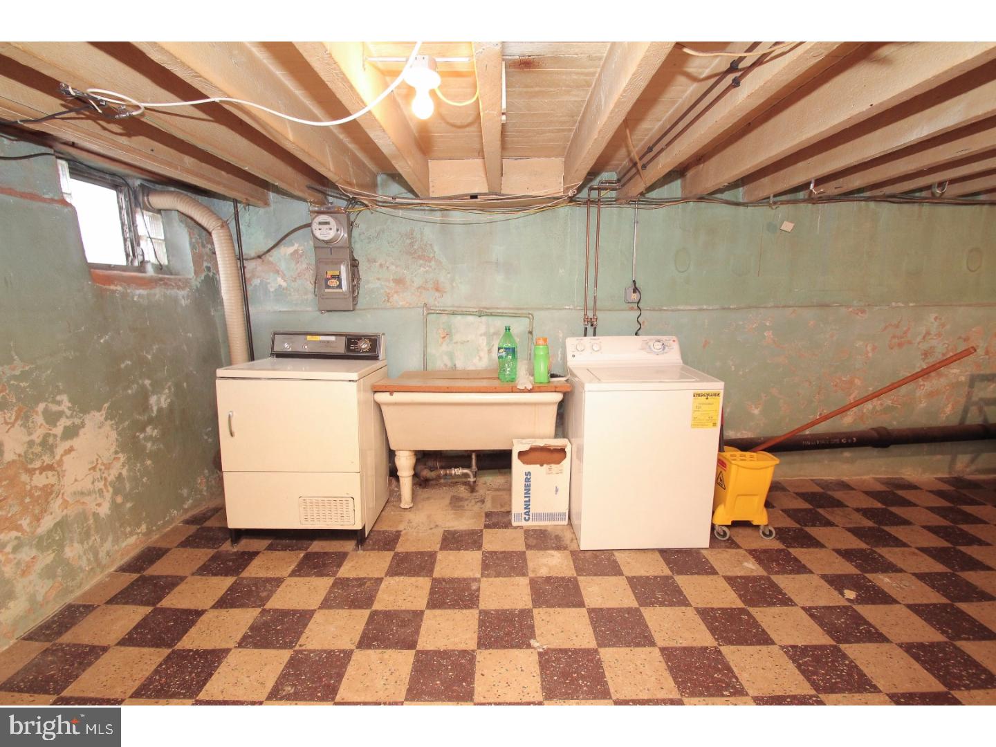 PORT RICHMOND - Residential Lease