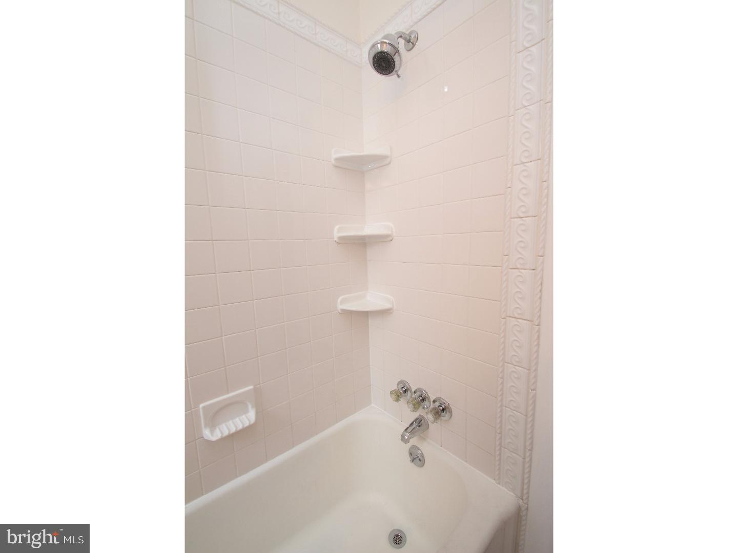 PORT RICHMOND - Residential Lease