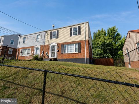 Townhouse For Sale - 3211 32nd Avenue<br/> TEMPLE HILLS, MD 20748