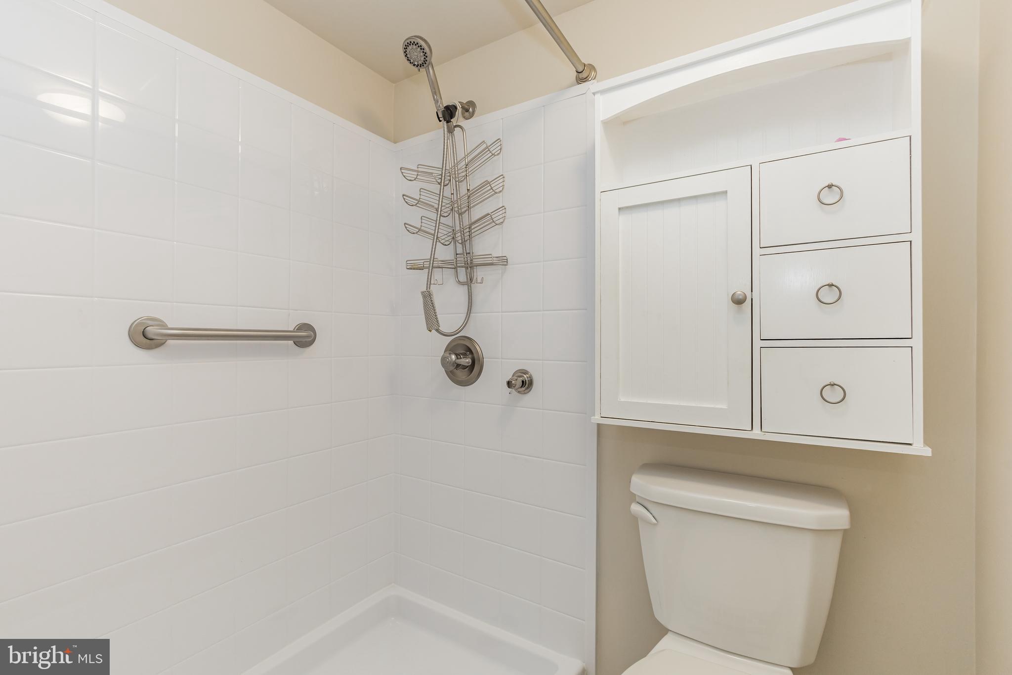 ALEXANDRIA OVERLOOK - Residential