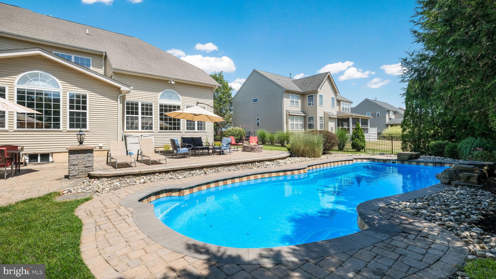 DEVONSHIRE ESTATES - Residential