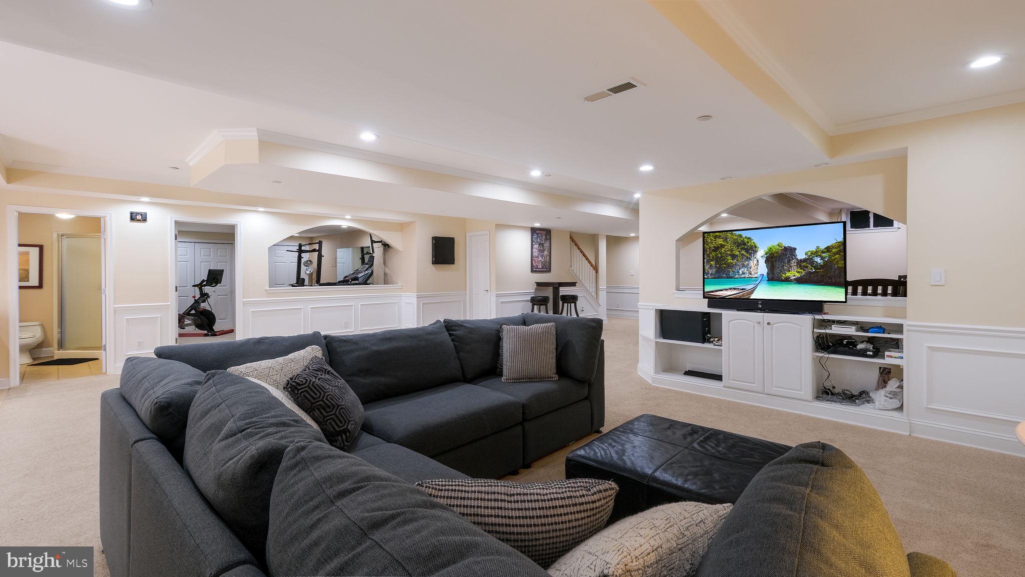 DEVONSHIRE ESTATES - Residential