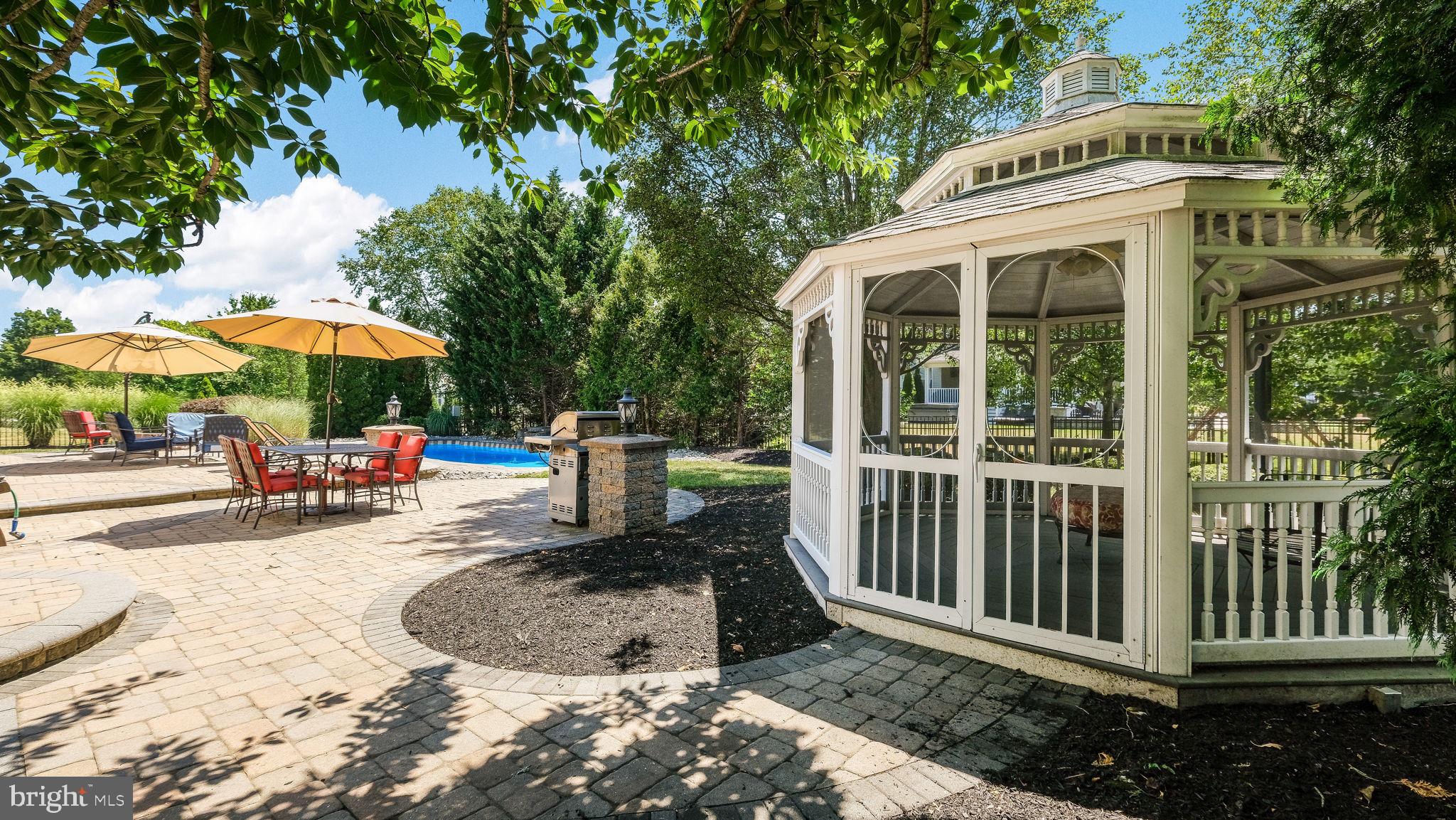 DEVONSHIRE ESTATES - Residential