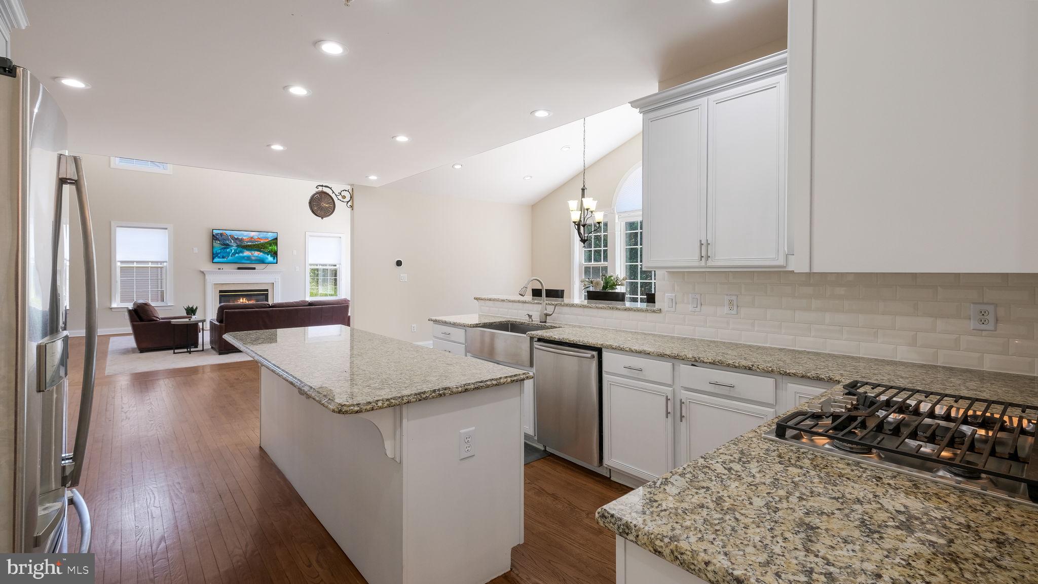 DEVONSHIRE ESTATES - Residential