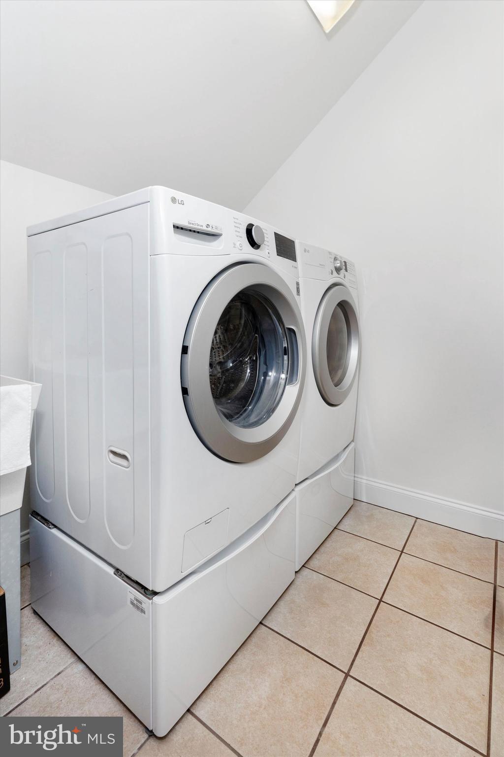 HAMILTON PLACE - Residential