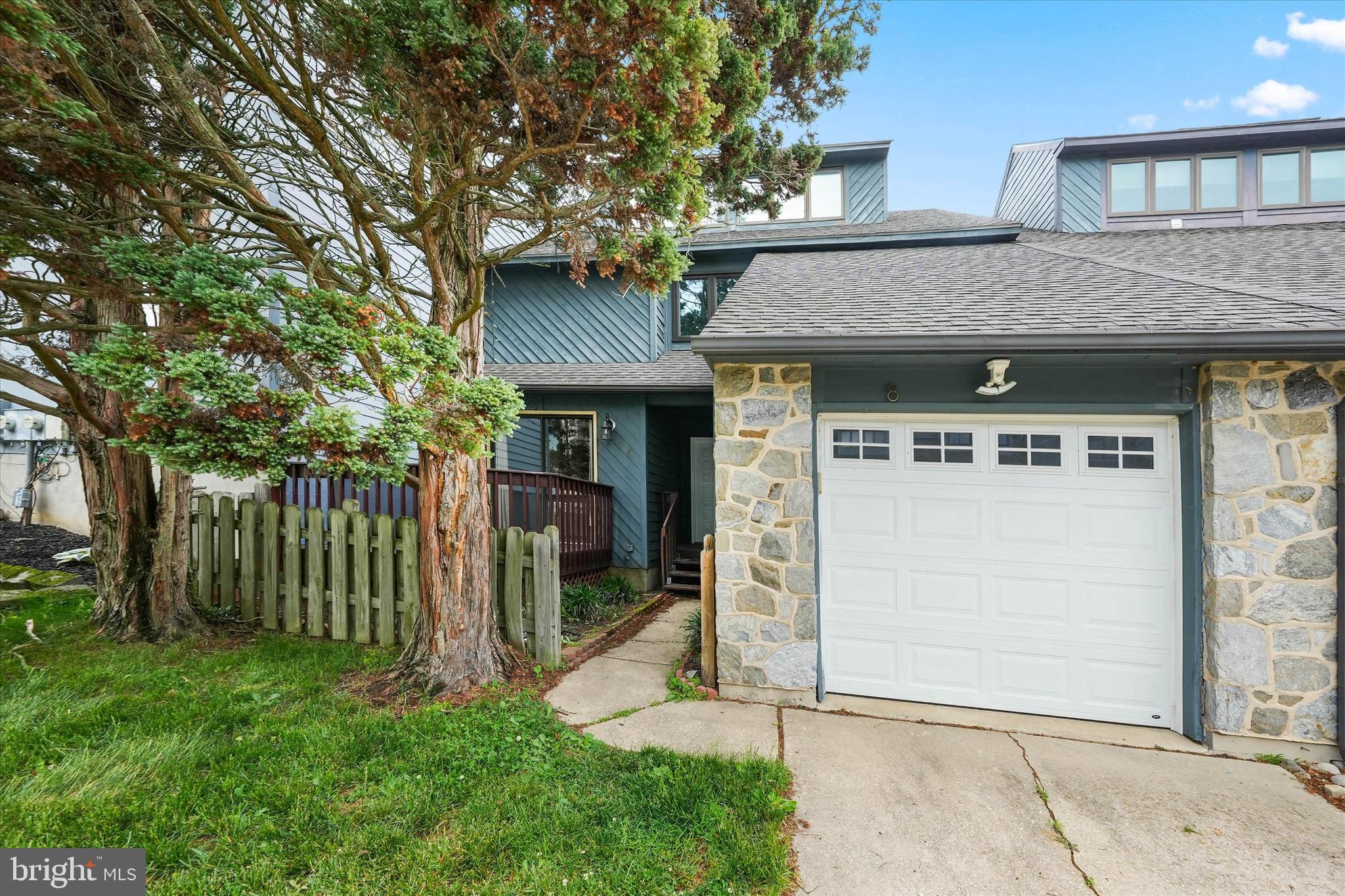 8 FOXTAIL COURT