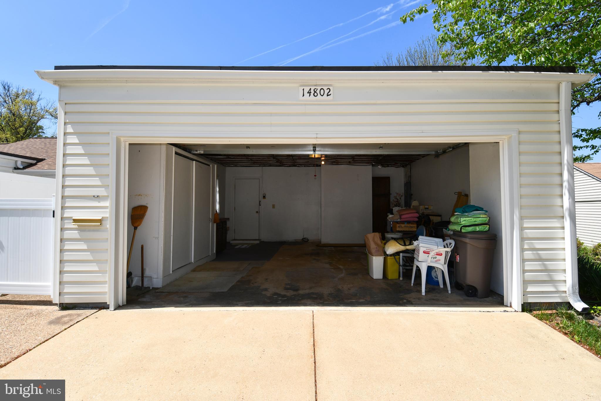 LEISURE WORLD - Residential