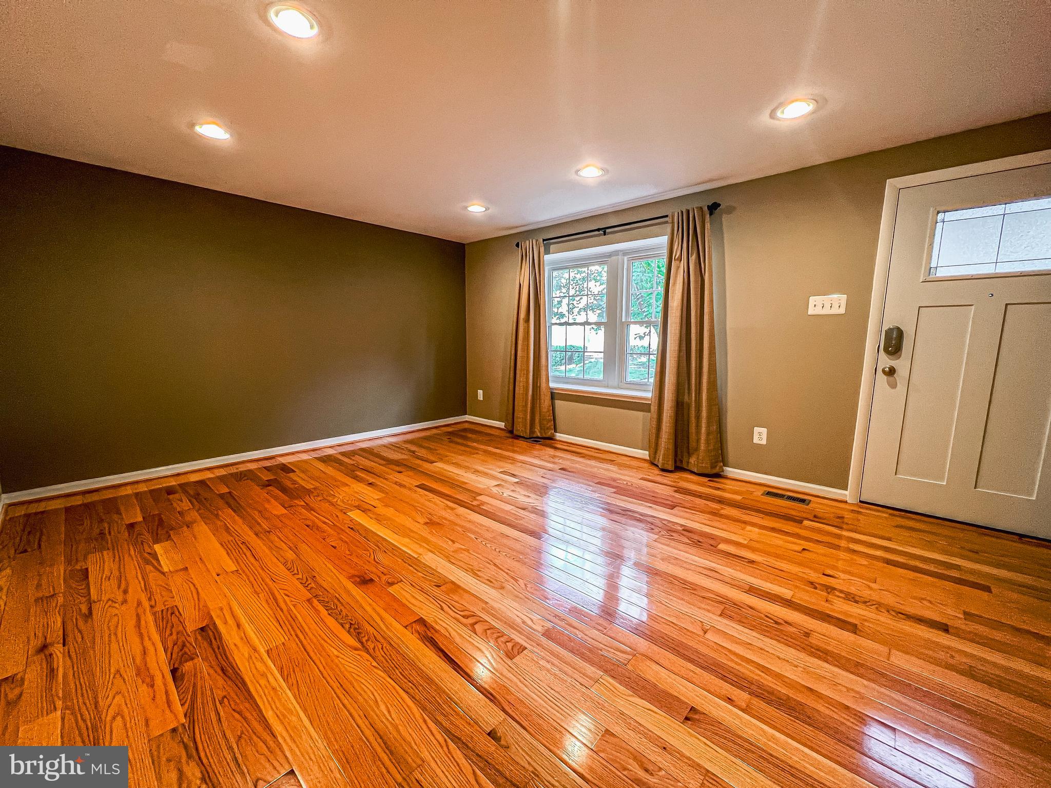 NEWINGTON FOREST - Residential Lease