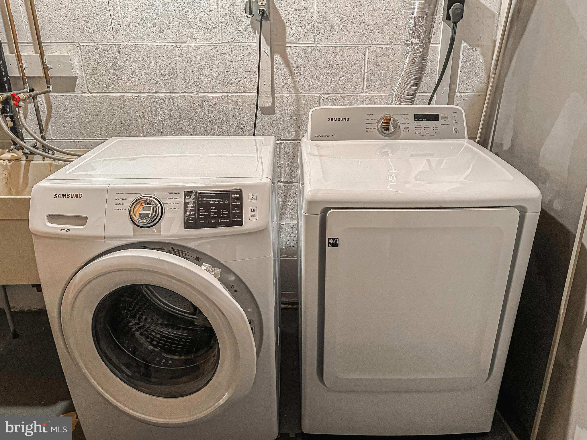 NEWINGTON FOREST - Residential Lease