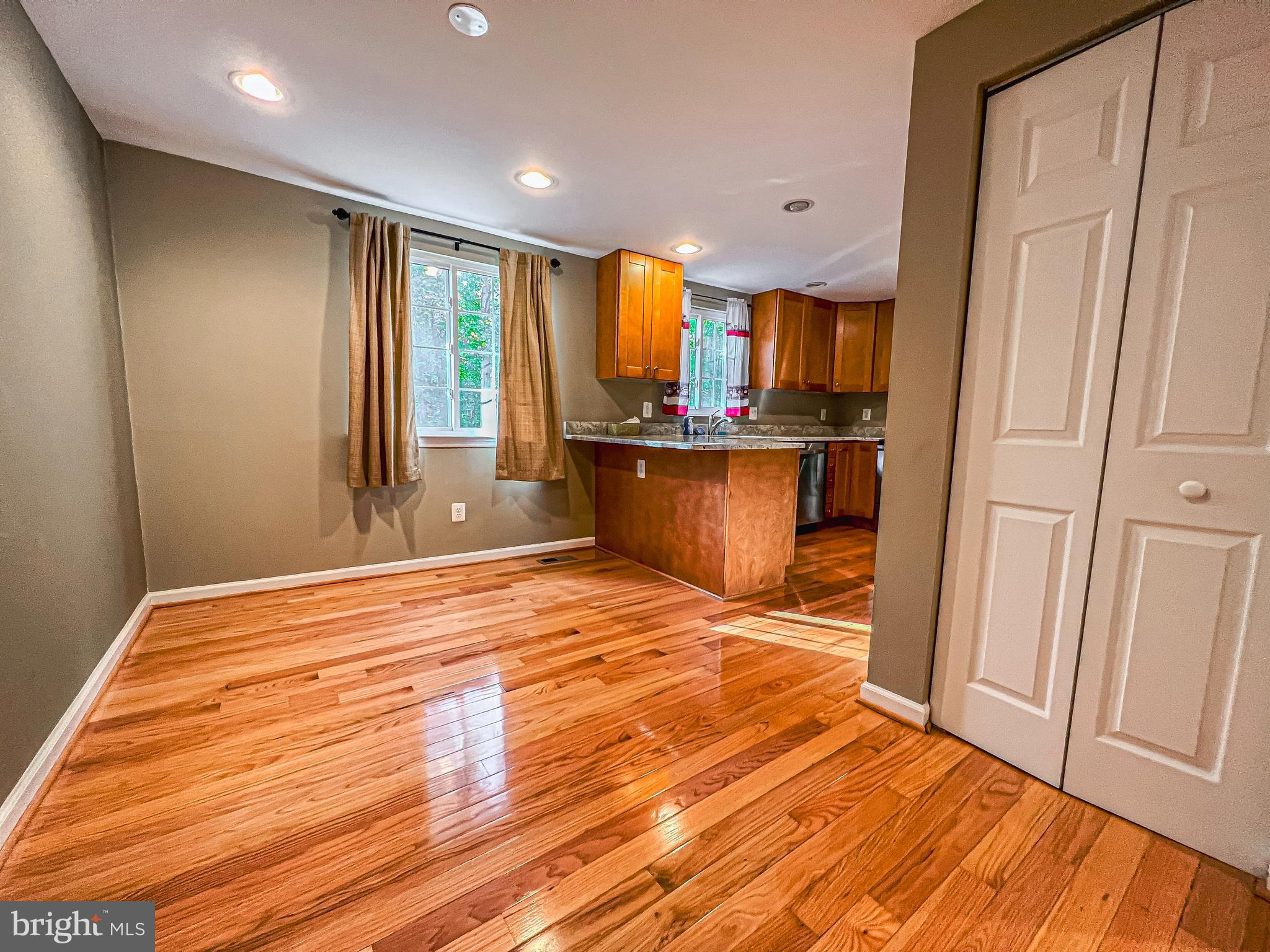 NEWINGTON FOREST - Residential Lease