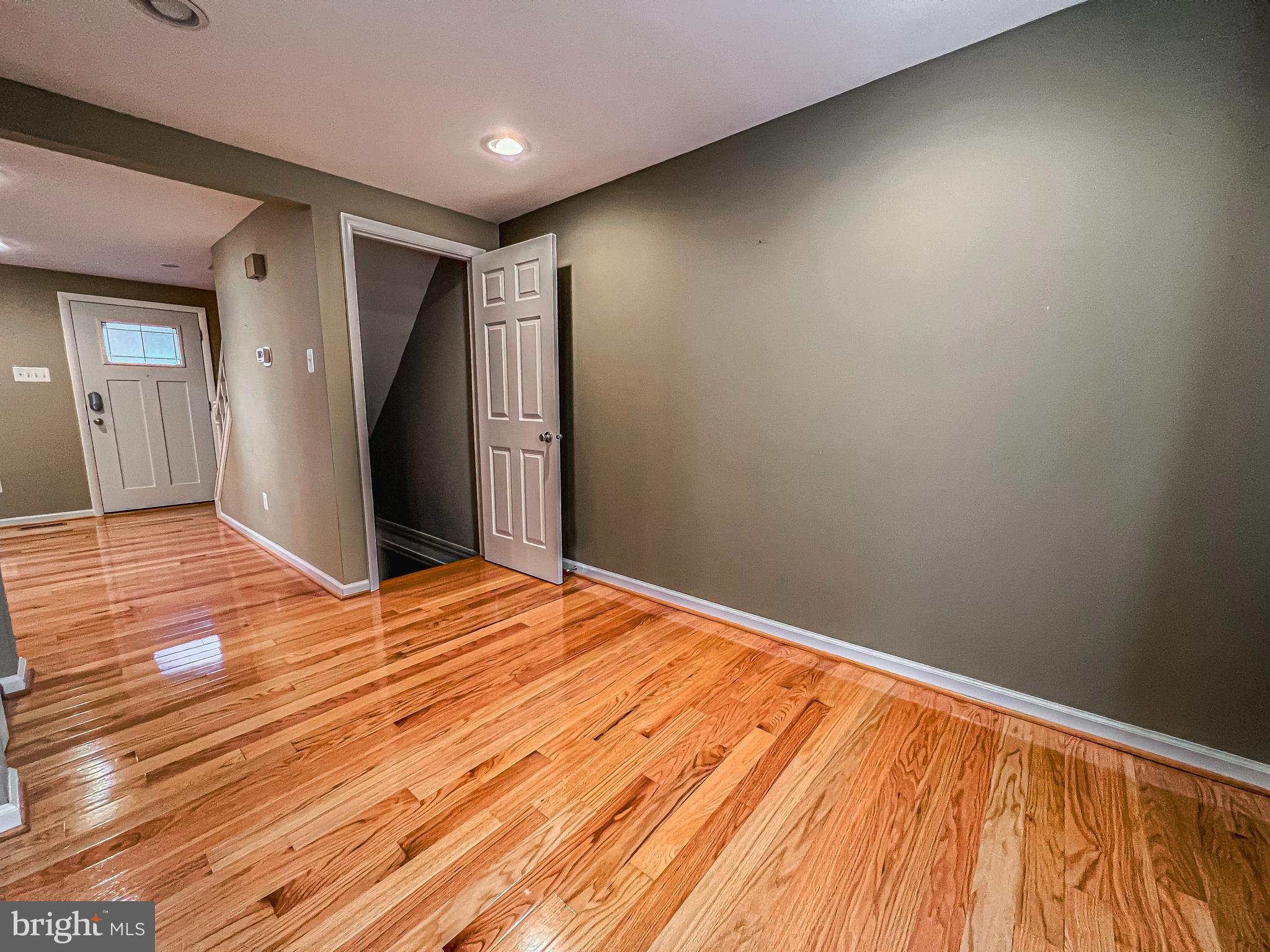 NEWINGTON FOREST - Residential Lease