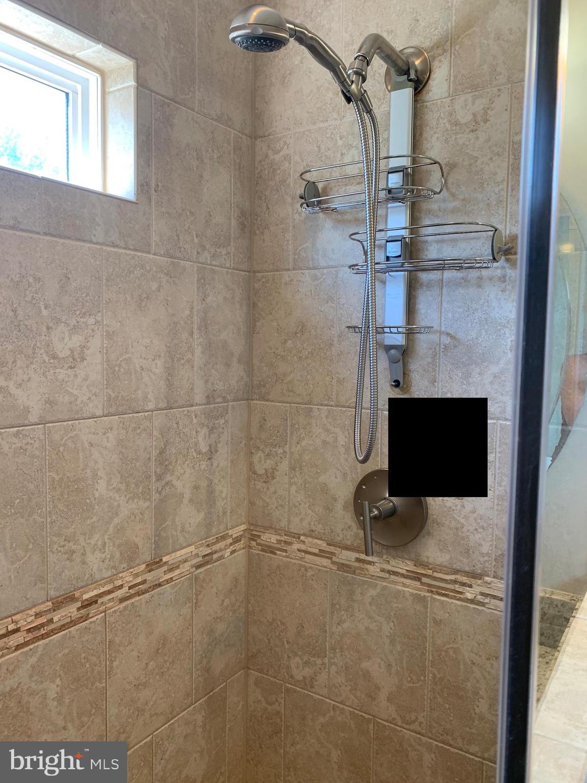 HAWTHORNE - Residential Lease