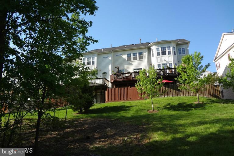 HAWTHORNE - Residential Lease