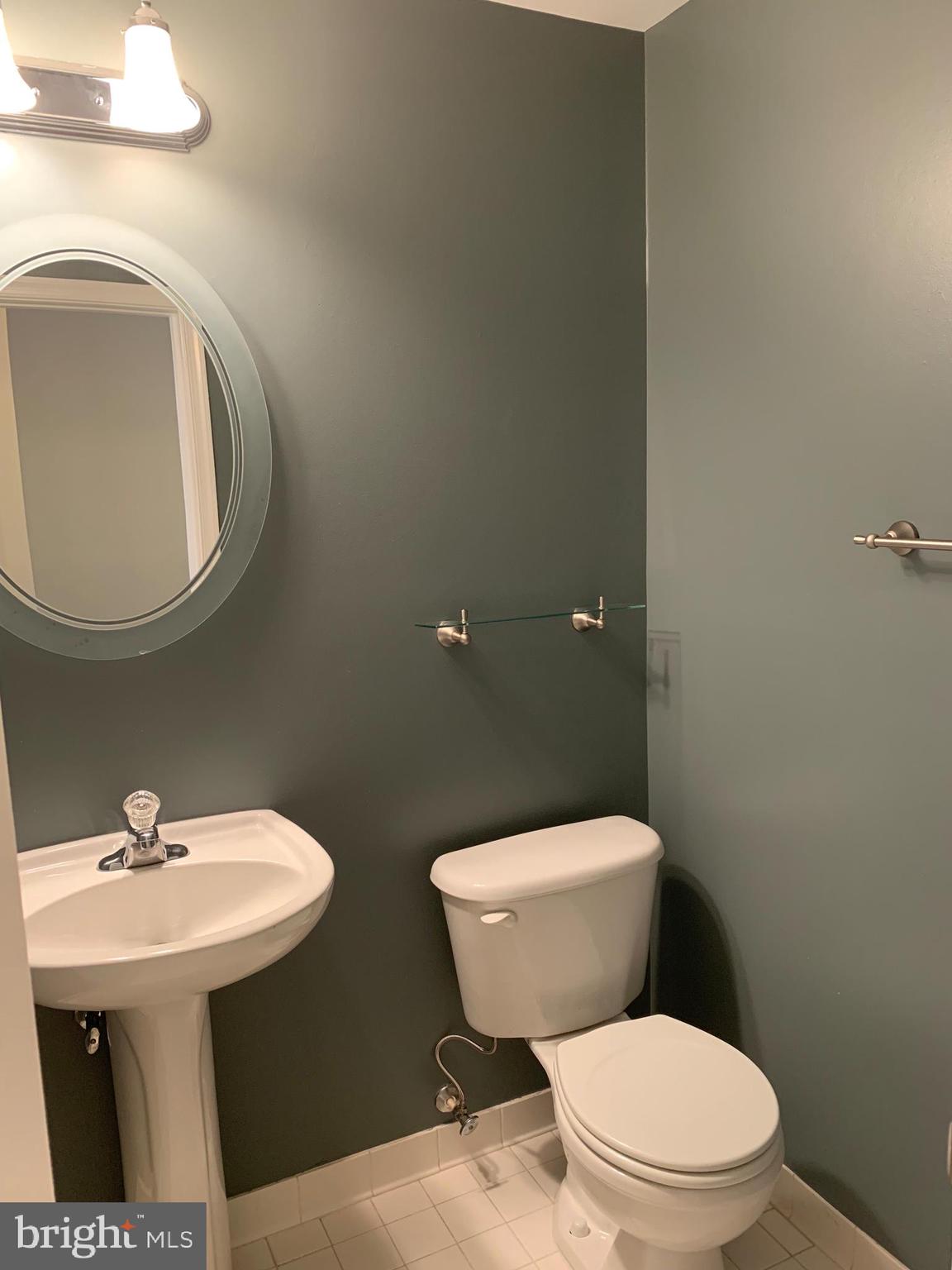 HAWTHORNE - Residential Lease