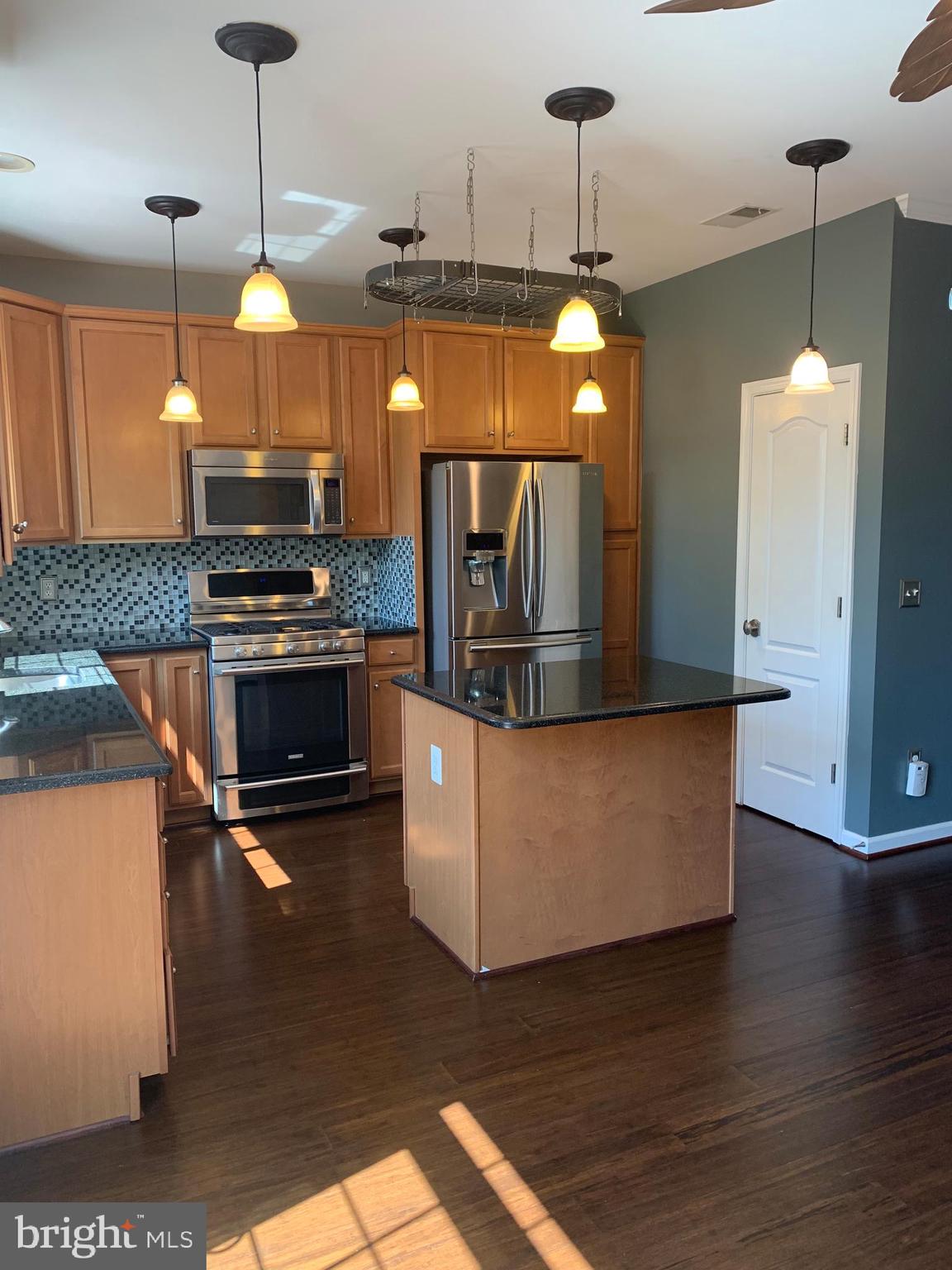 HAWTHORNE - Residential Lease