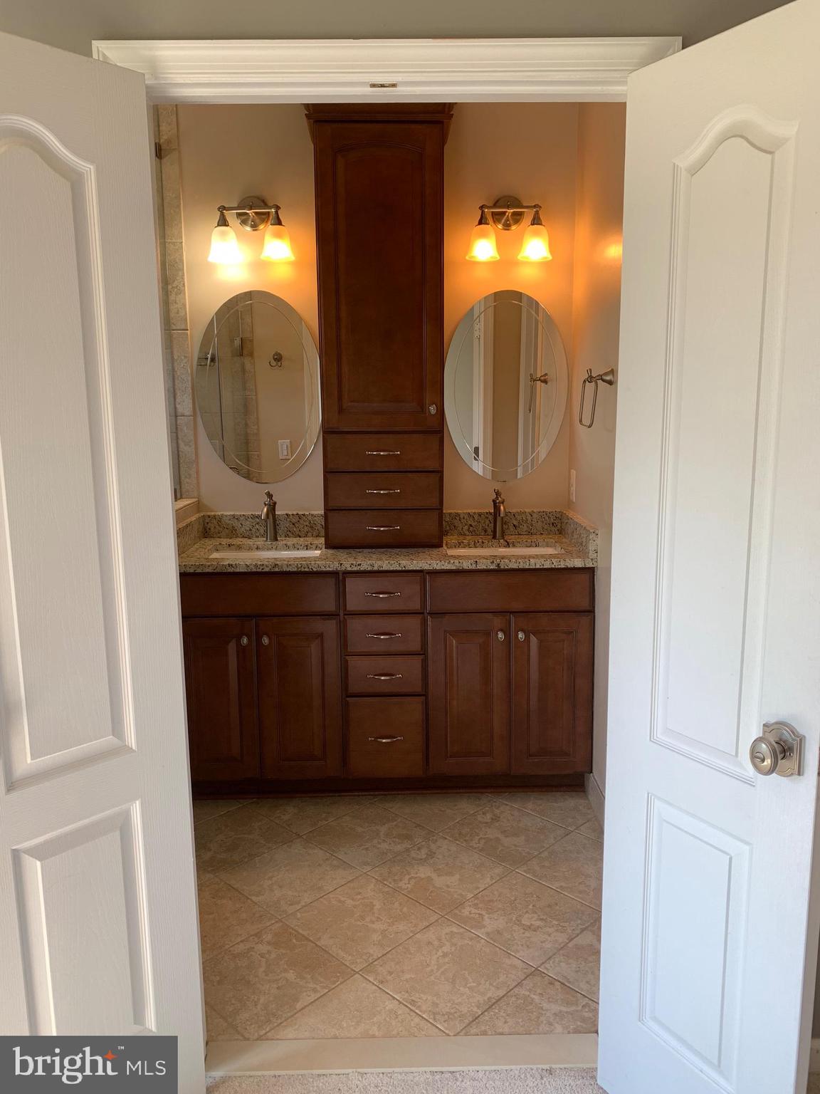 HAWTHORNE - Residential Lease