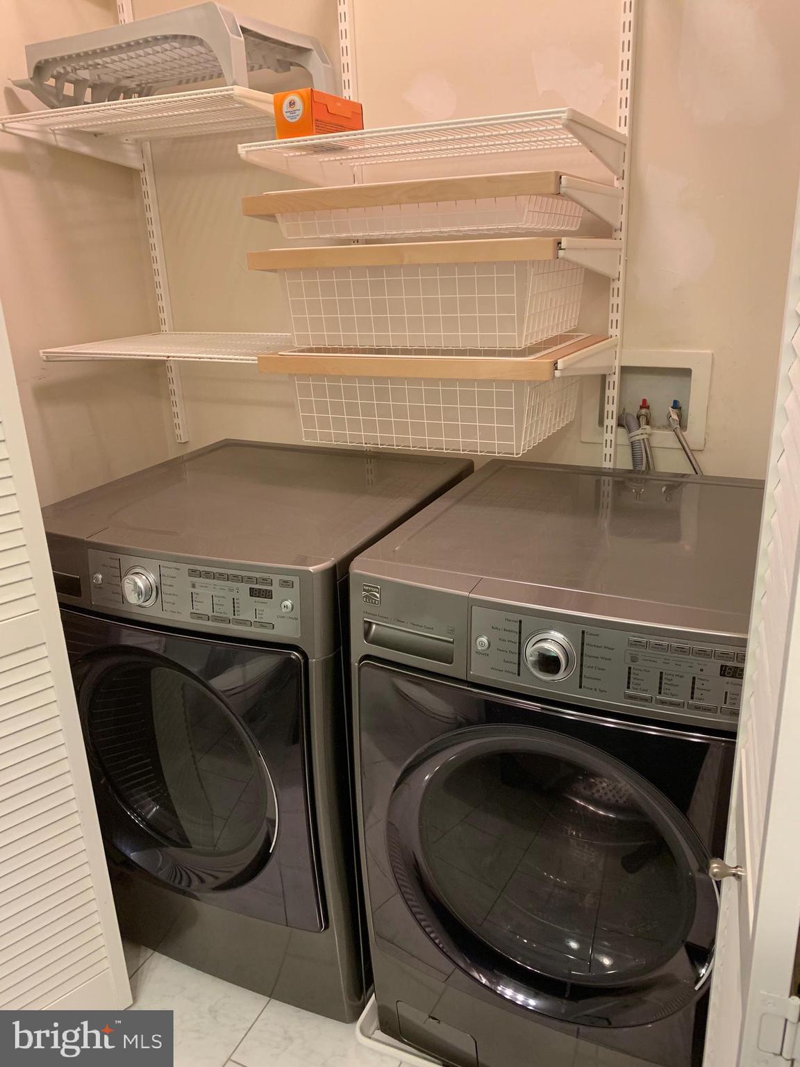 HAWTHORNE - Residential Lease