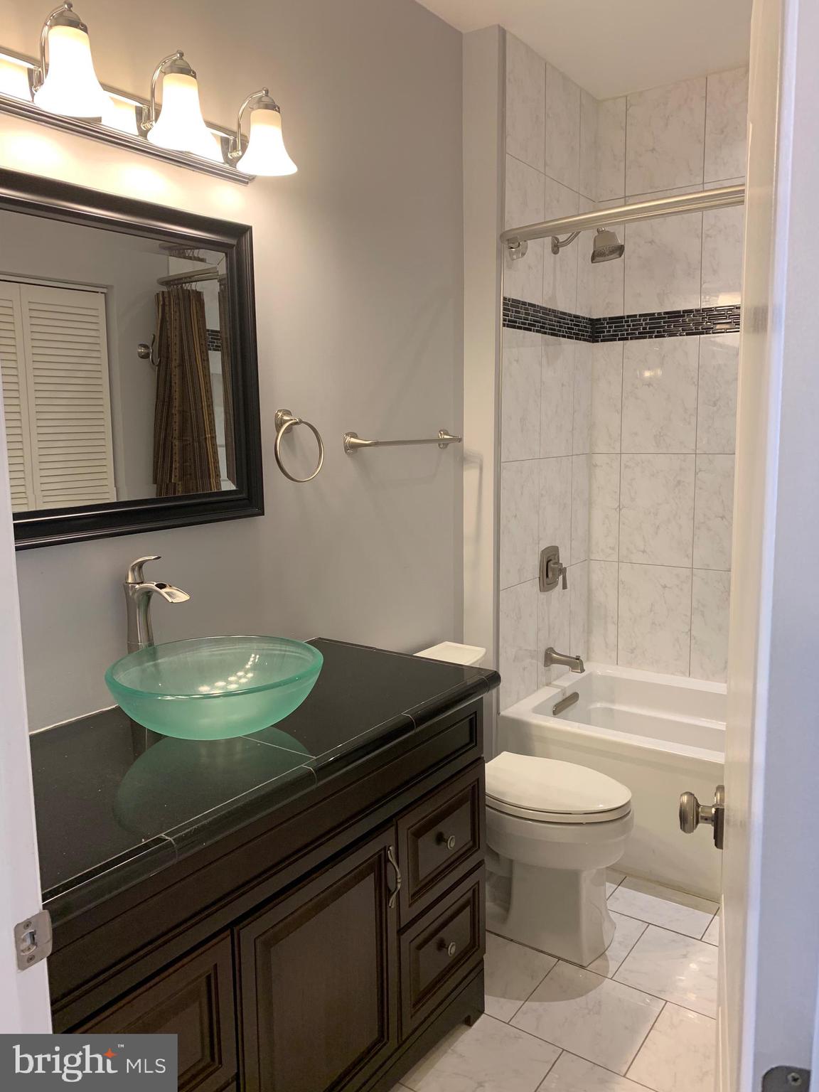 HAWTHORNE - Residential Lease