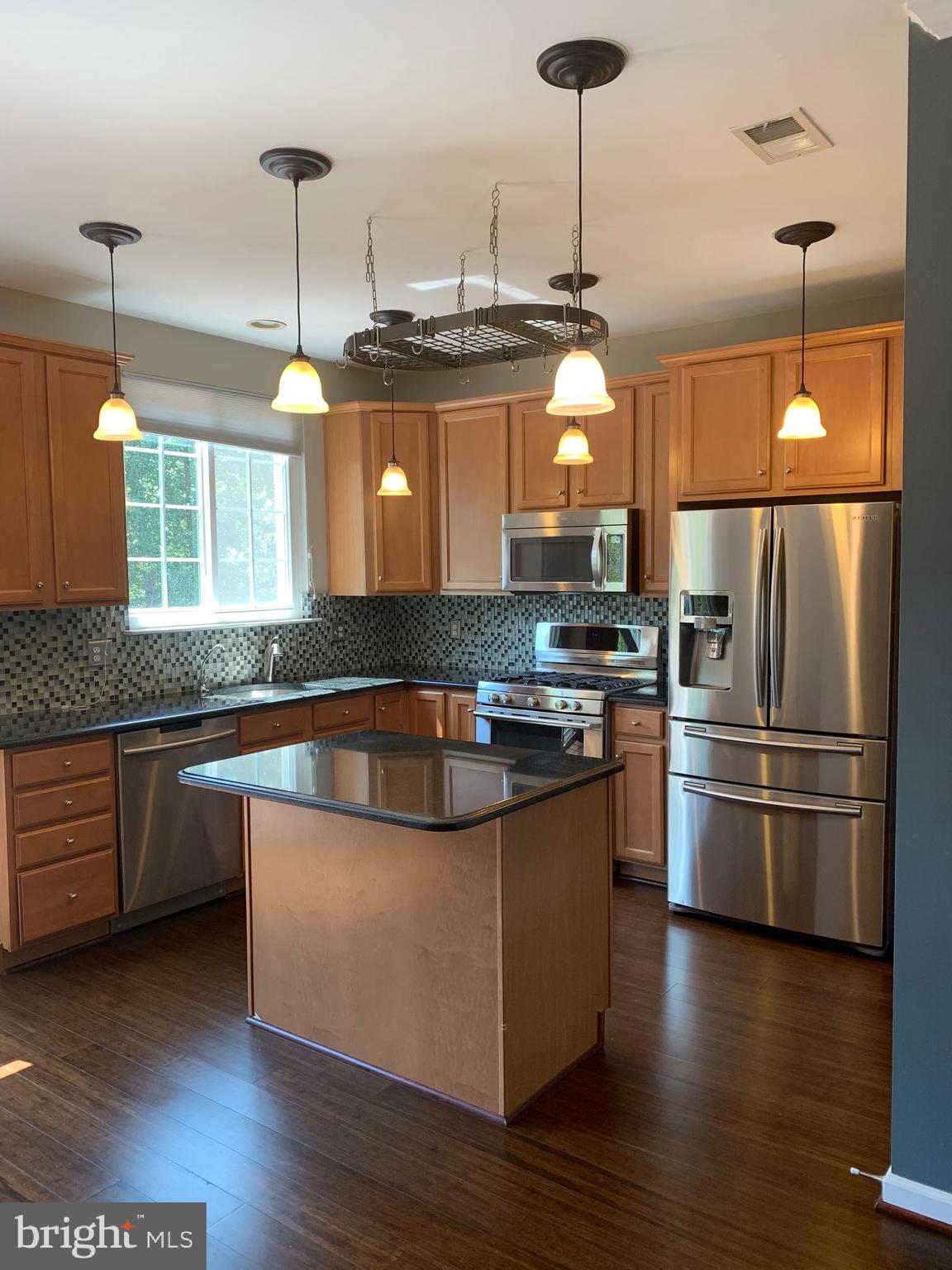 HAWTHORNE - Residential Lease