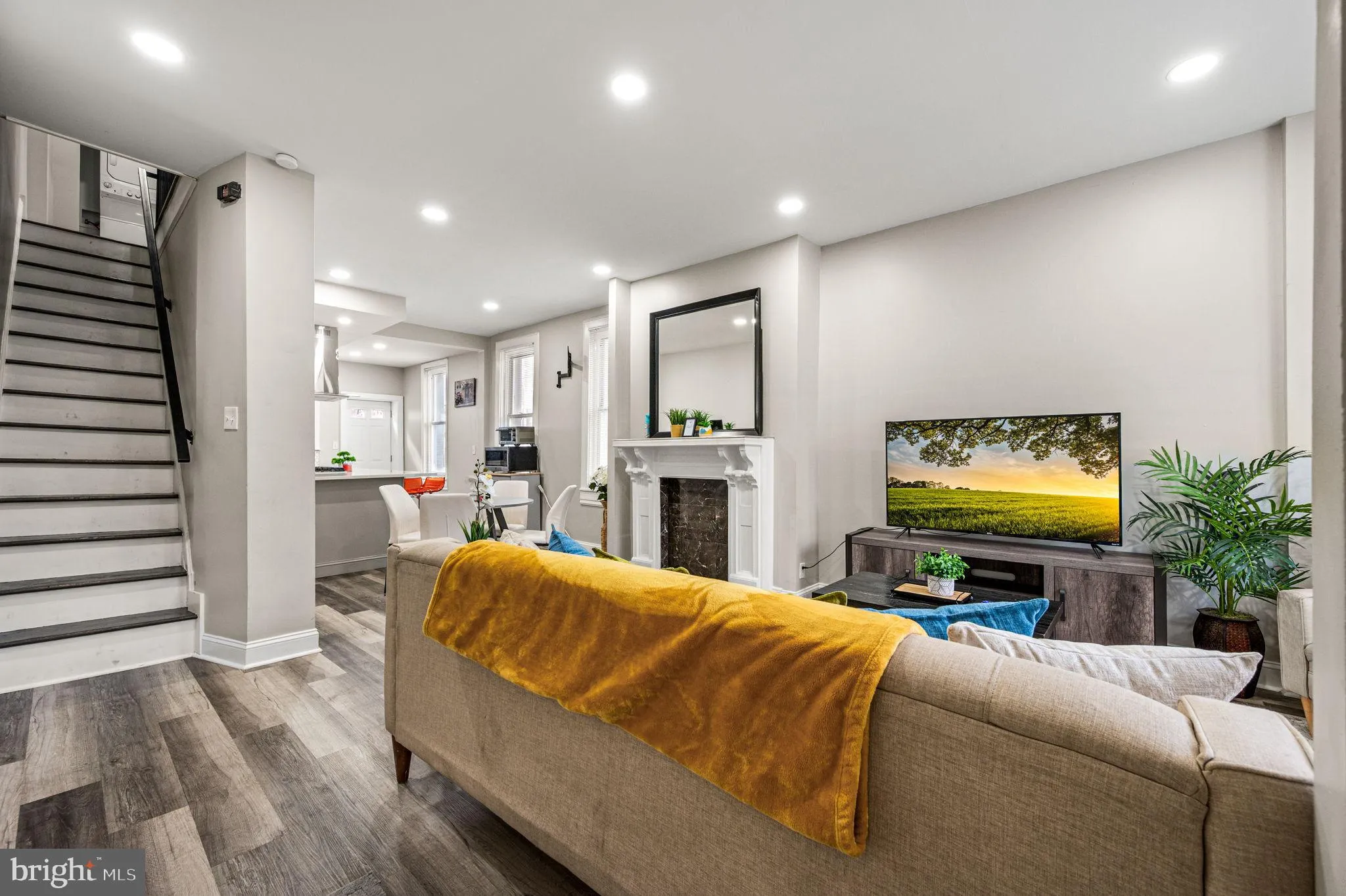 Philadelphia, Pennsylvania 19130, United States, 3 Bedrooms Bedrooms, ,2 BathroomsBathrooms,Residential,Active,179237