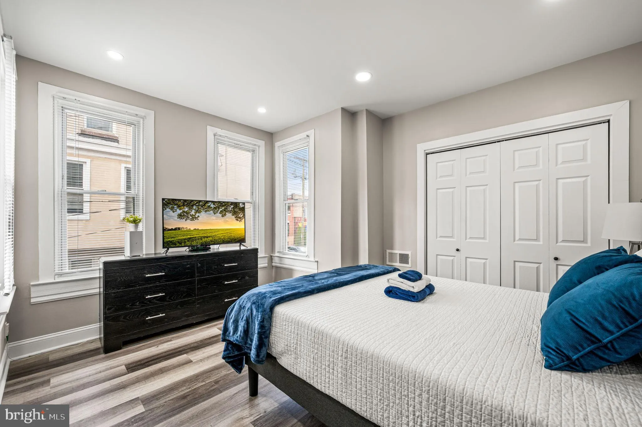 Philadelphia, Pennsylvania 19130, United States, 3 Bedrooms Bedrooms, ,2 BathroomsBathrooms,Residential,Active,179237