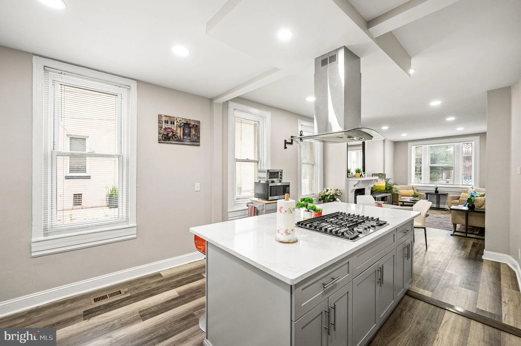 Philadelphia, Pennsylvania 19130, United States, 3 Bedrooms Bedrooms, ,2 BathroomsBathrooms,Residential,Active,179237