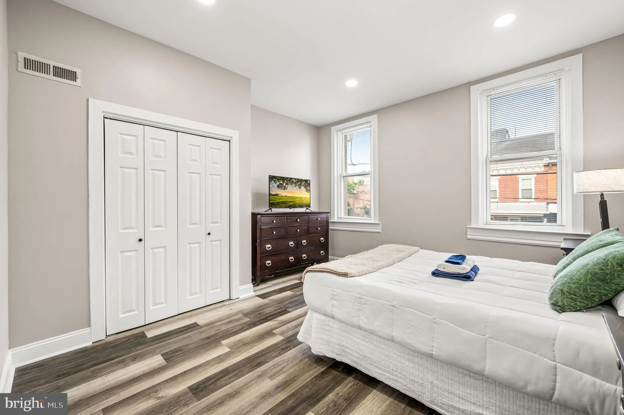 Philadelphia, Pennsylvania 19130, United States, 3 Bedrooms Bedrooms, ,2 BathroomsBathrooms,Residential,Active,179237