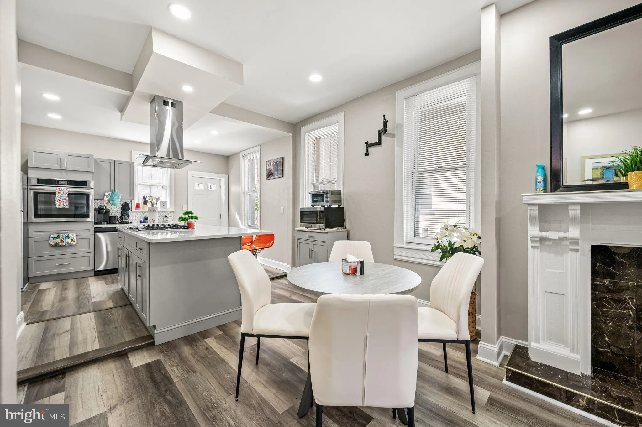 Philadelphia, Pennsylvania 19130, United States, 3 Bedrooms Bedrooms, ,2 BathroomsBathrooms,Residential,Active,179237