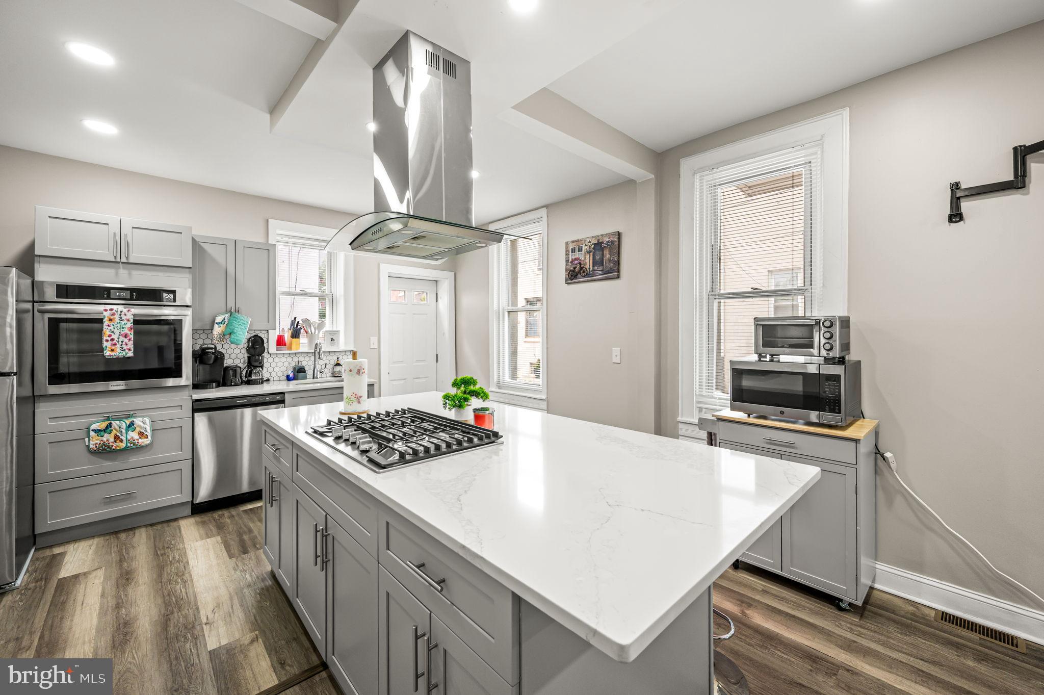 ART MUSEUM AREA - Residential Lease