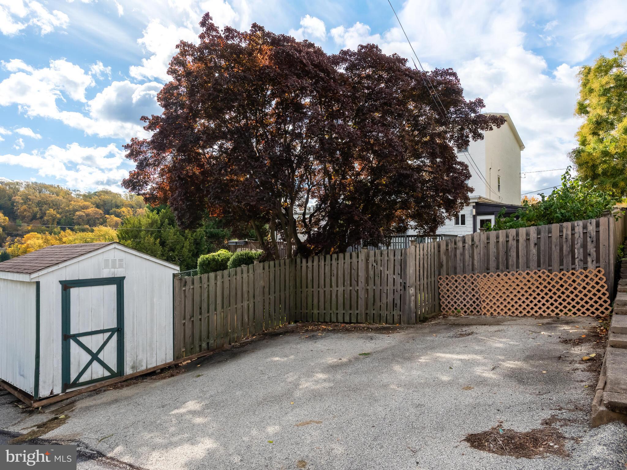 NOB HILL - Residential