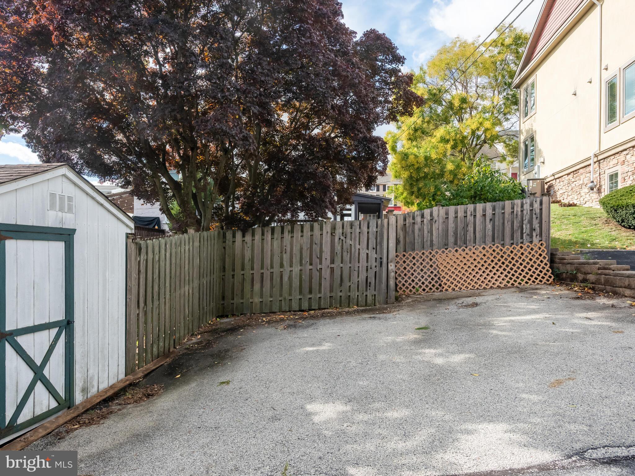 NOB HILL - Residential