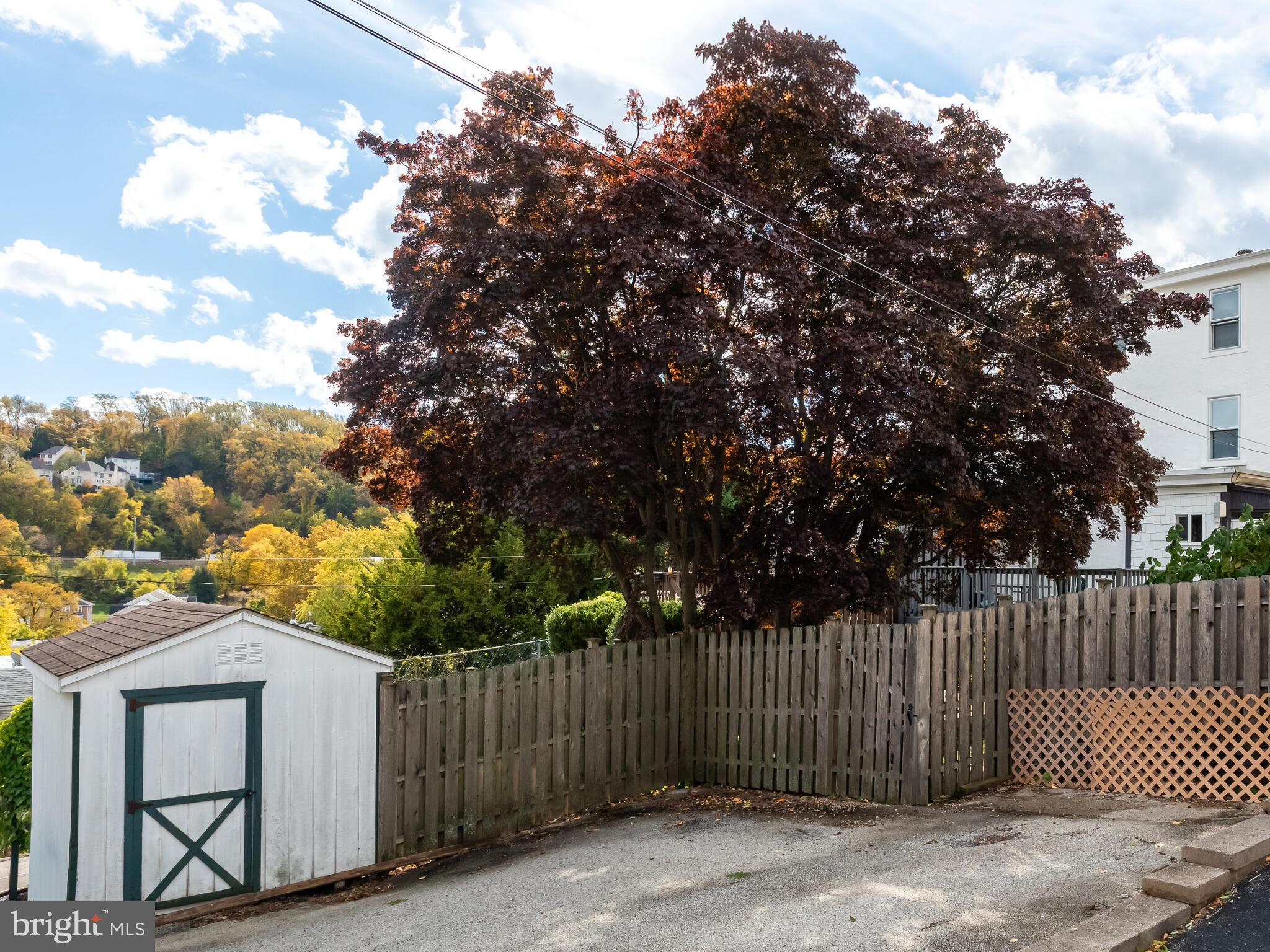 NOB HILL - Residential