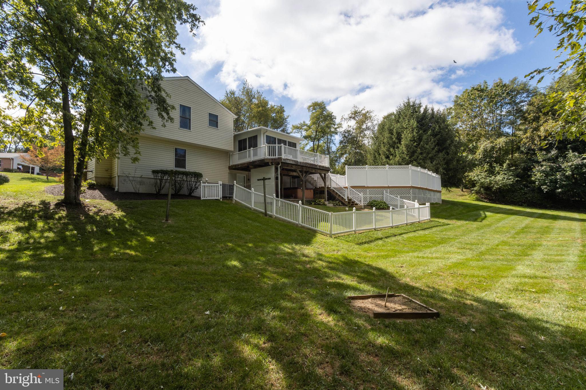 CARROLLYN MANOR - Residential