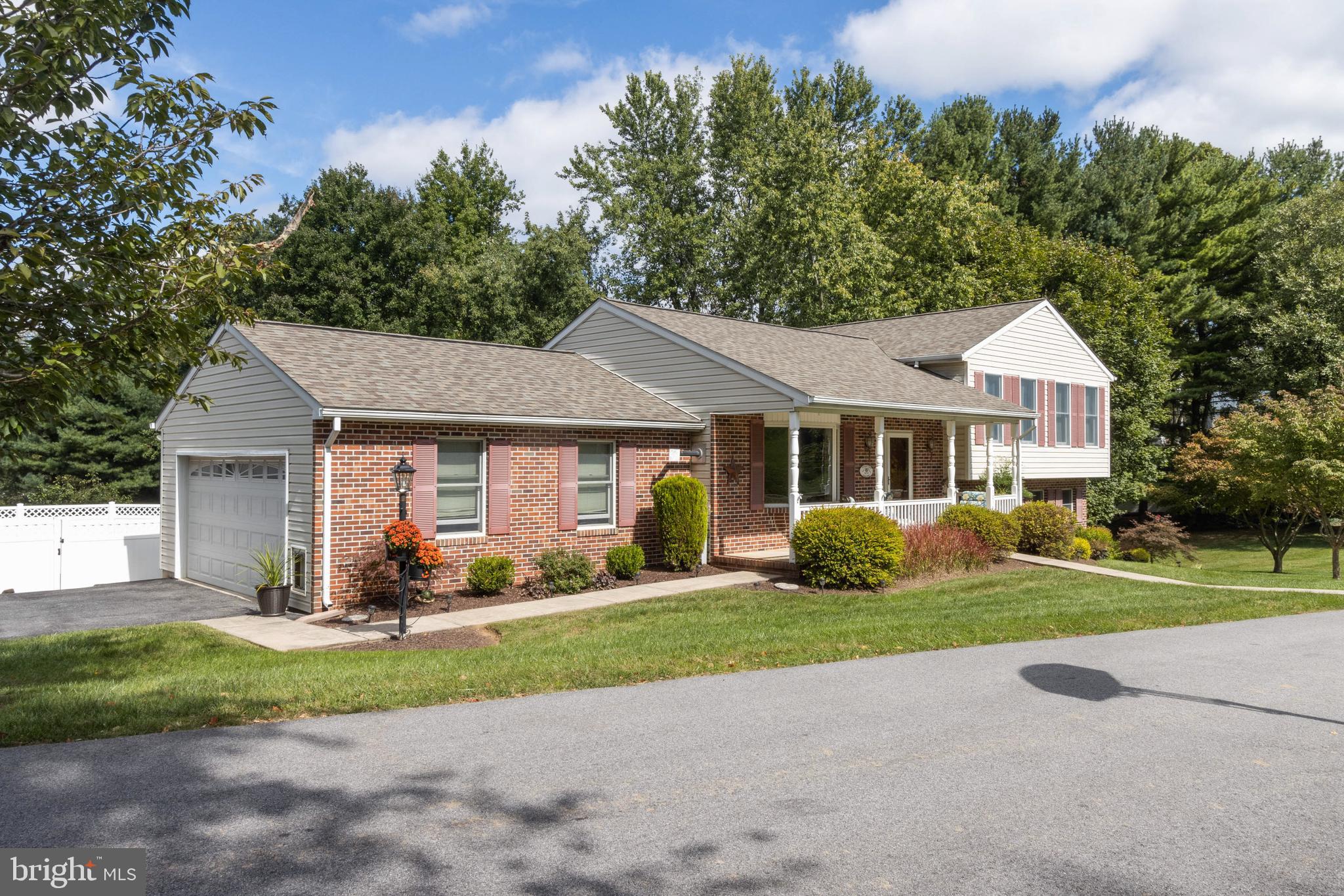 CARROLLYN MANOR - Residential