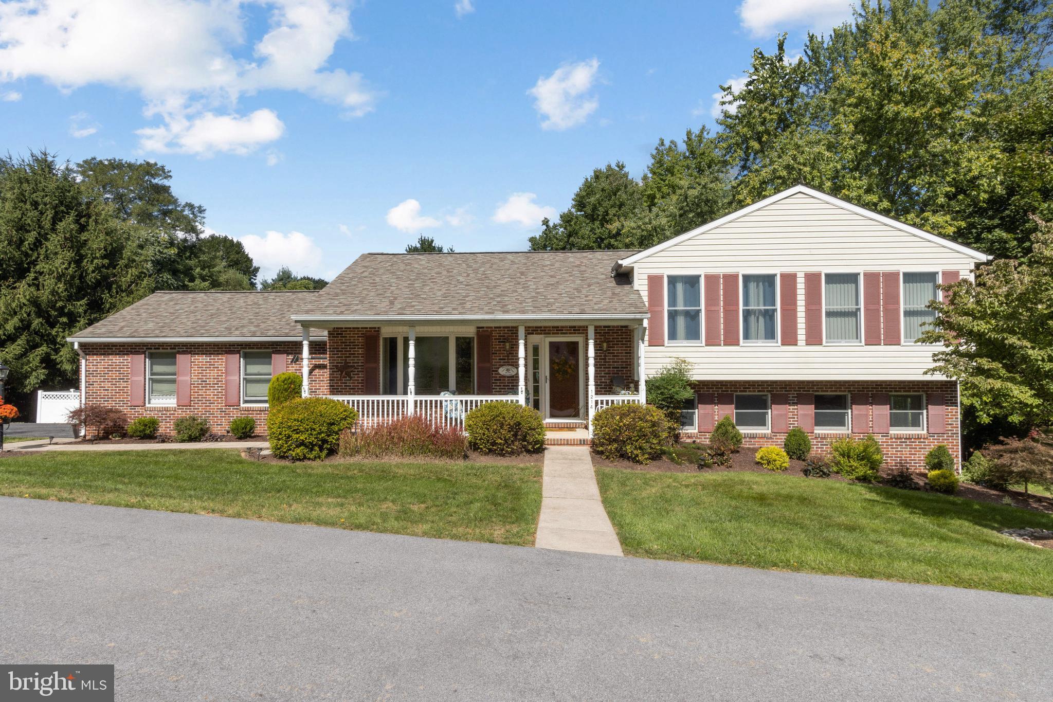 CARROLLYN MANOR - Residential