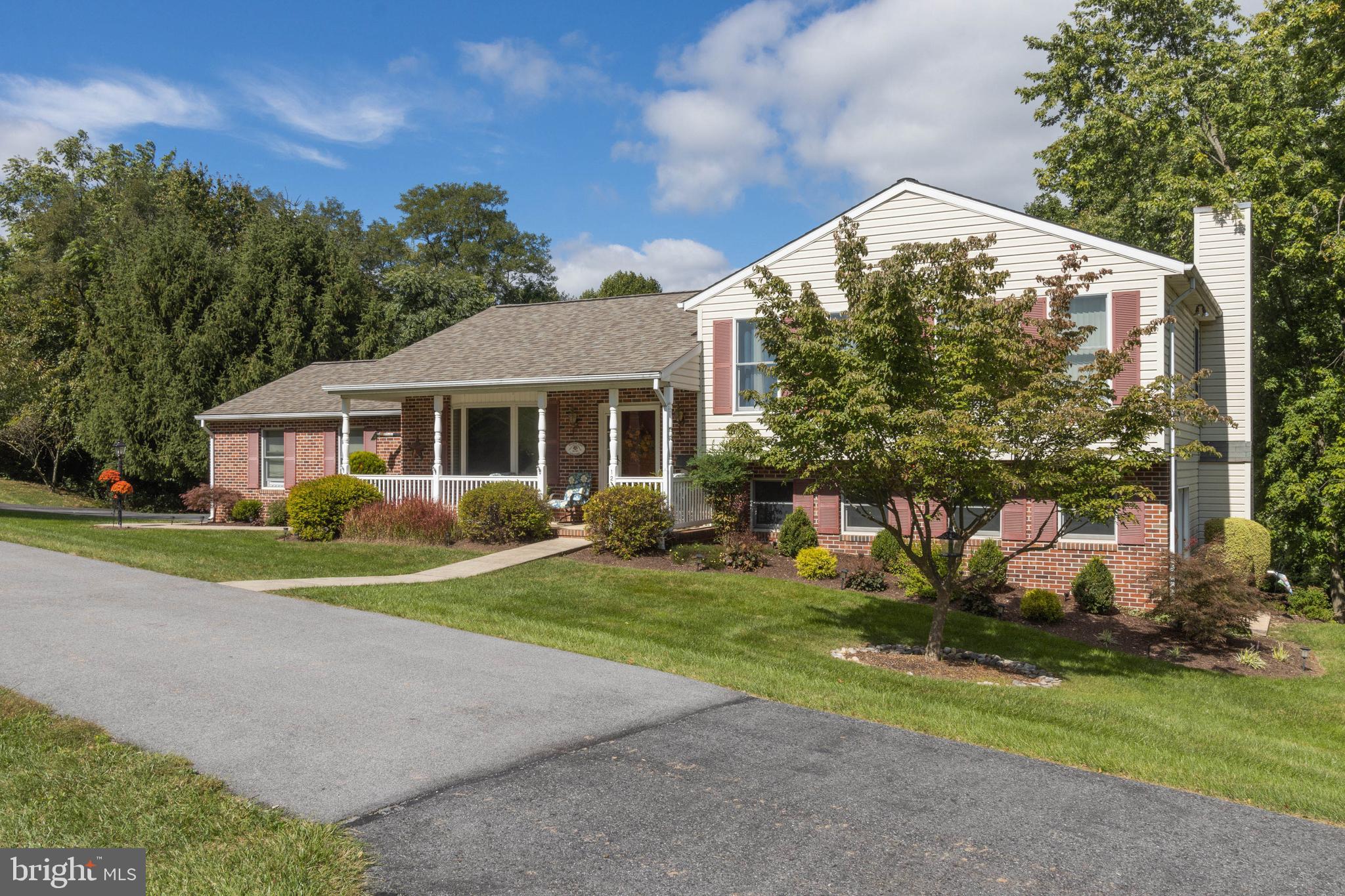 CARROLLYN MANOR - Residential