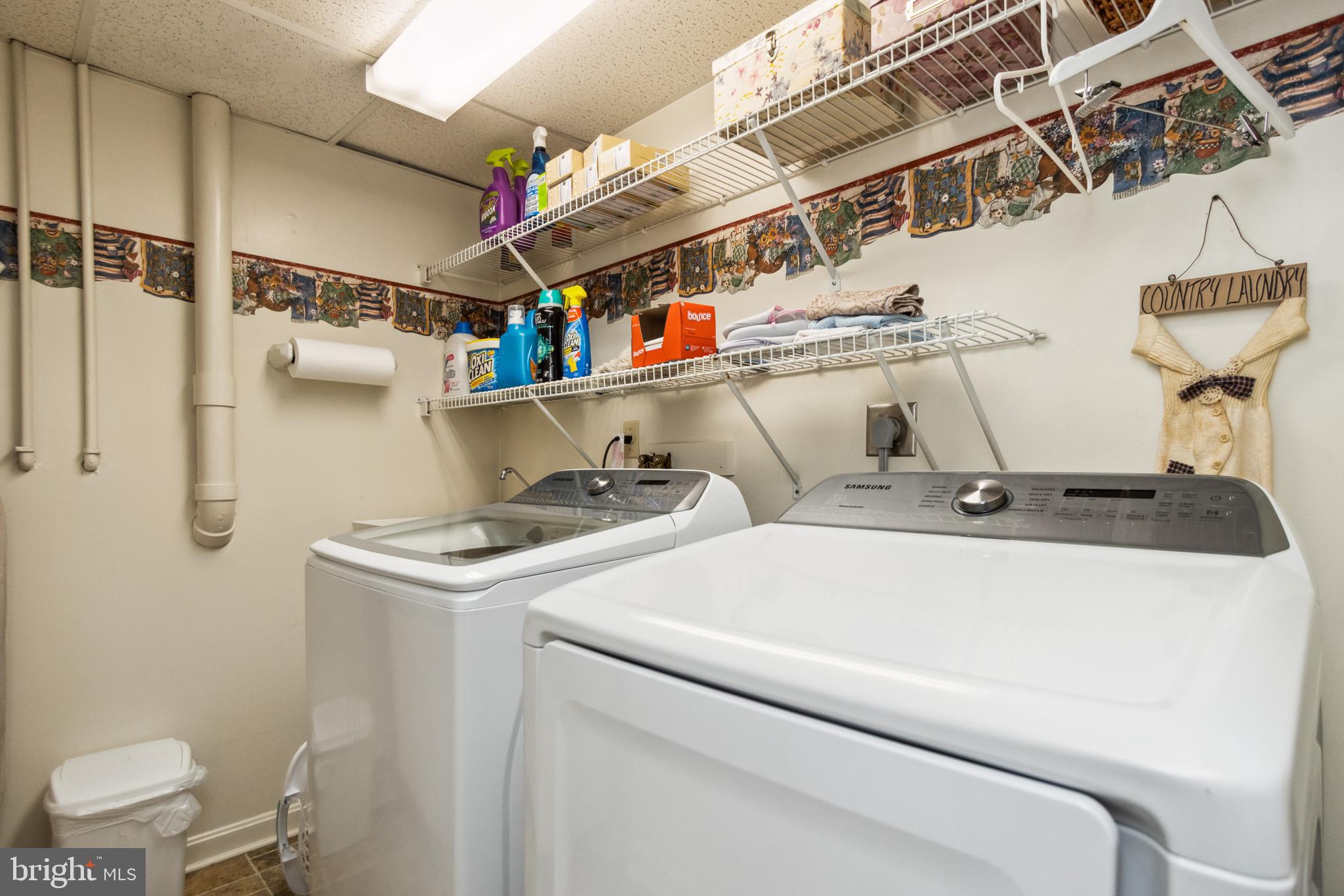 CARROLLYN MANOR - Residential