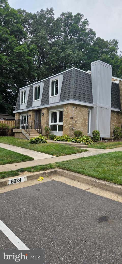 Photo of 6022 Forrest Hollow Lane, SPRINGFIELD, VA 22152 (MLS # VAFX2318336)