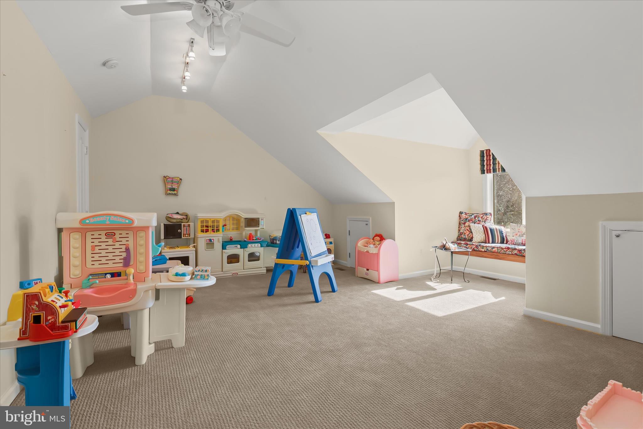 VELVET HILLS SOUTH - Residential