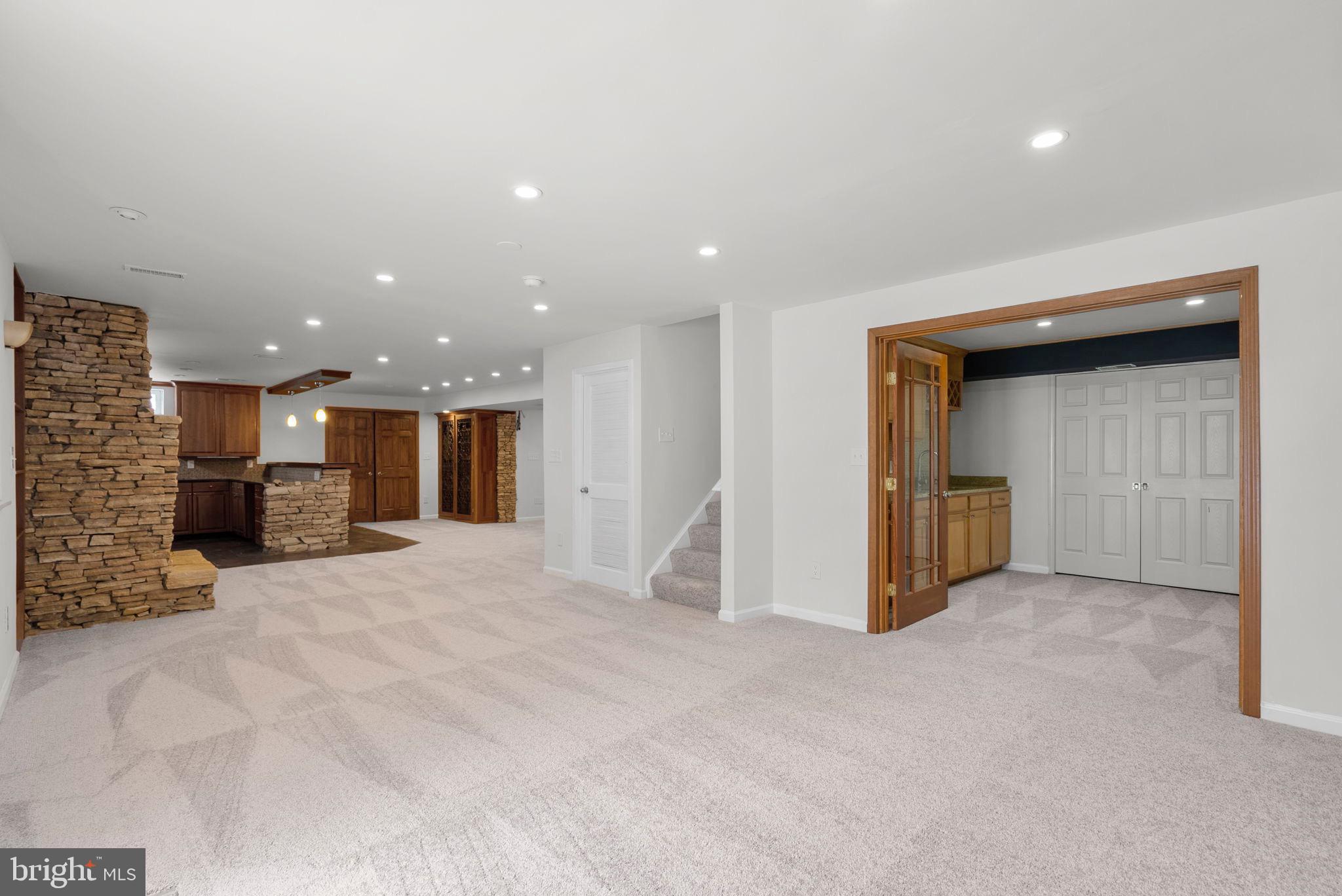 SENECA CROSSING - Residential