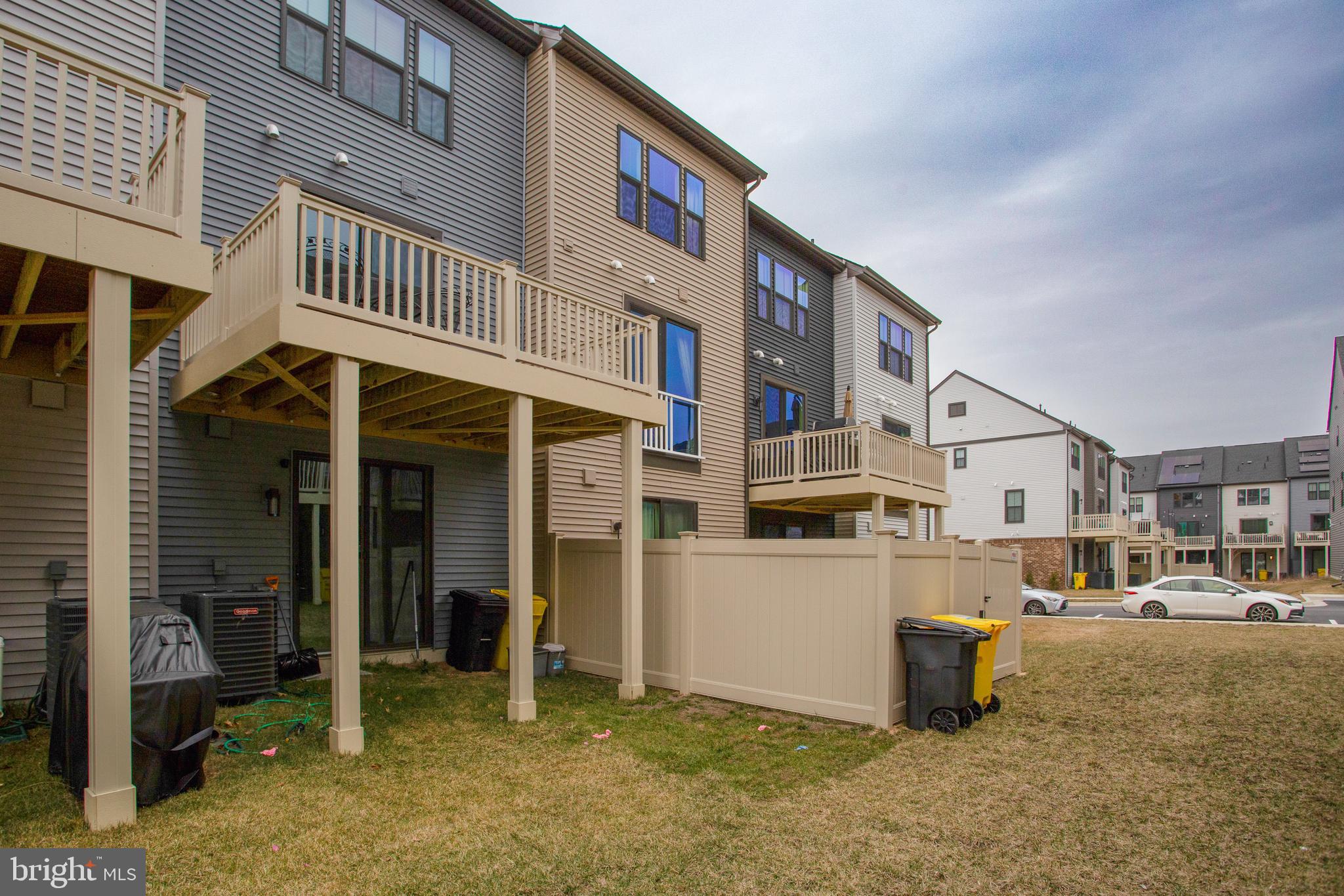 TANYARD SHORES - Residential