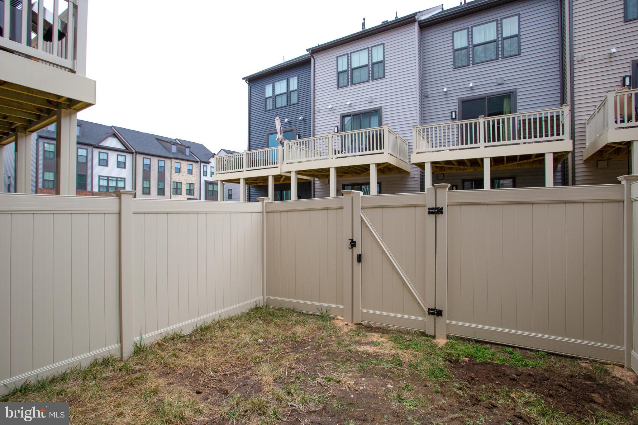 TANYARD SHORES - Residential