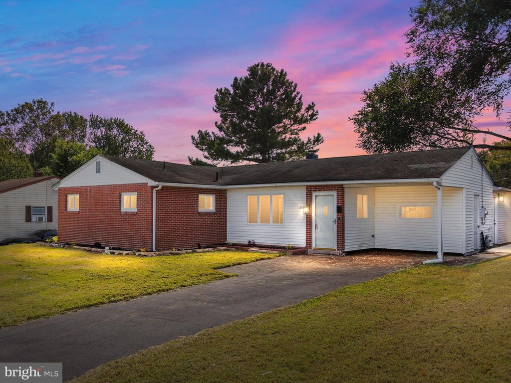 Photo of 102 Longview Drive, NEWARK, DE 19711 (MLS # DENC2090670)