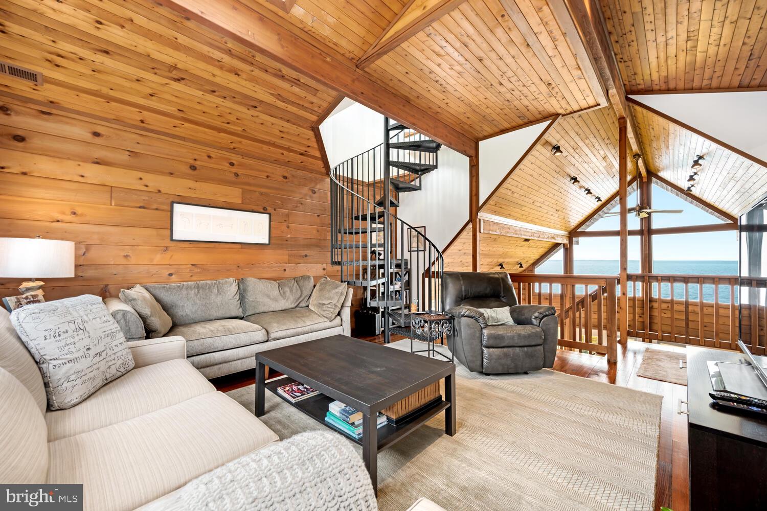 BAR NECK FARM - Residential