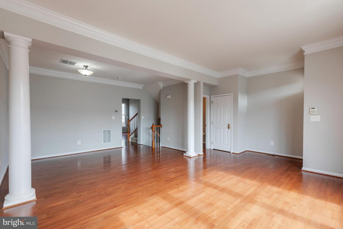 SOUTH RIDING - Residential Lease