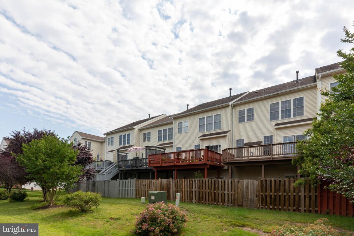 SOUTH RIDING - Residential Lease