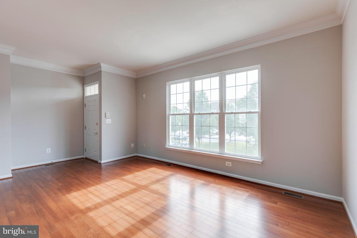 SOUTH RIDING - Residential Lease