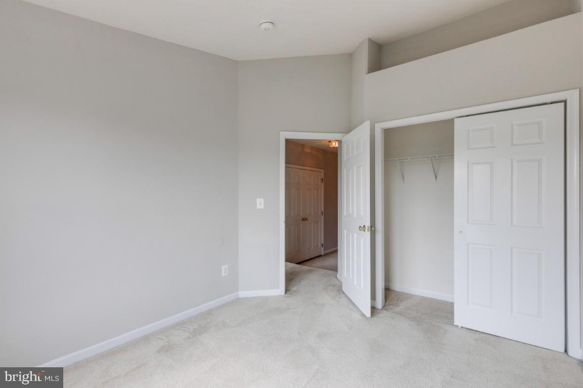 SOUTH RIDING - Residential Lease