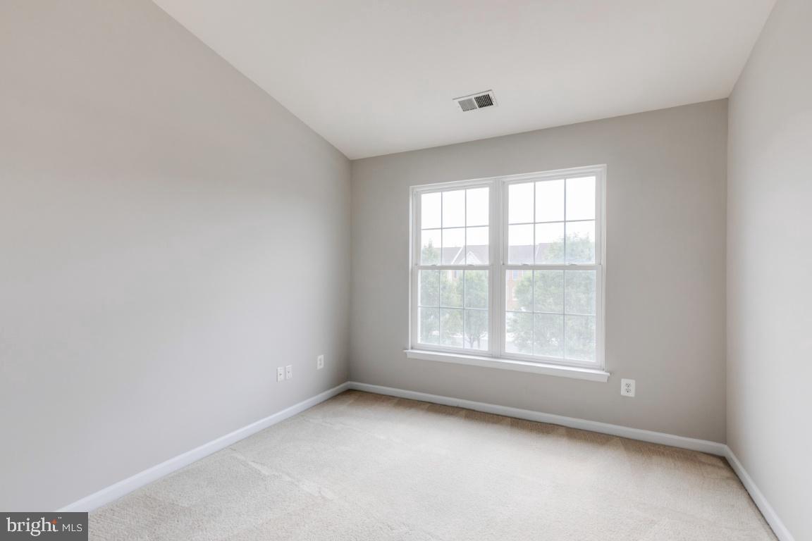 SOUTH RIDING - Residential Lease